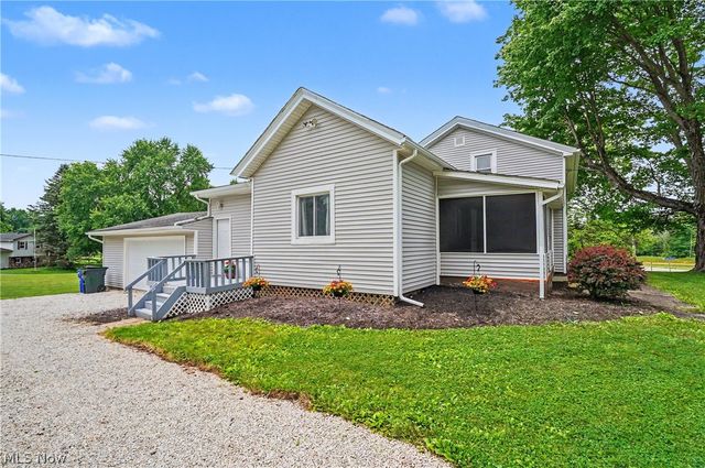 2622 Tallmadge Rd, Ravenna, OH 44266