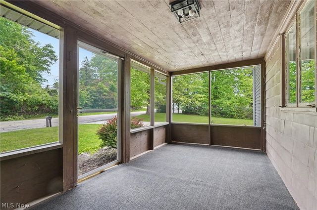 2622 Tallmadge Rd, Ravenna, OH 44266