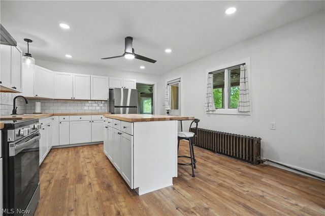 2622 Tallmadge Rd, Ravenna, OH 44266