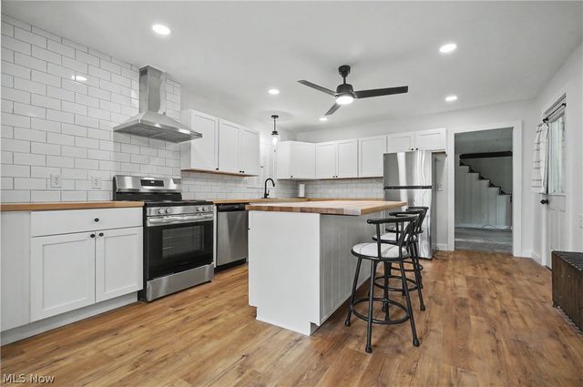 2622 Tallmadge Rd, Ravenna, OH 44266
