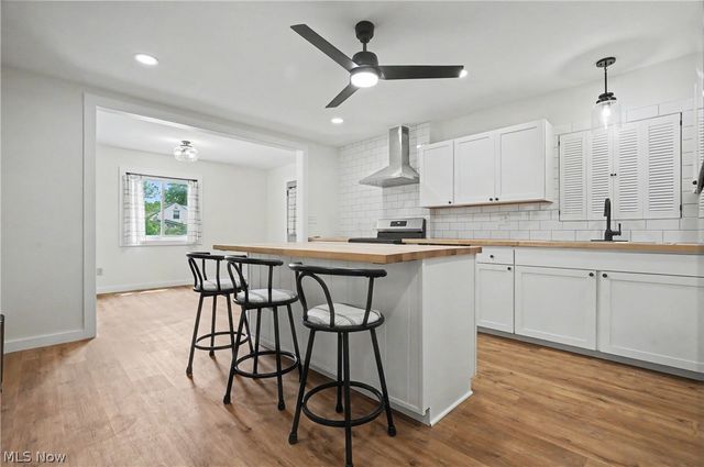 2622 Tallmadge Rd, Ravenna, OH 44266