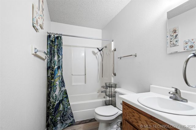 1312 12th NE, Ardmore, OK 73401