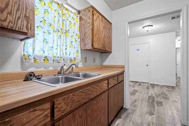 1312 12th NE, Ardmore, OK 73401