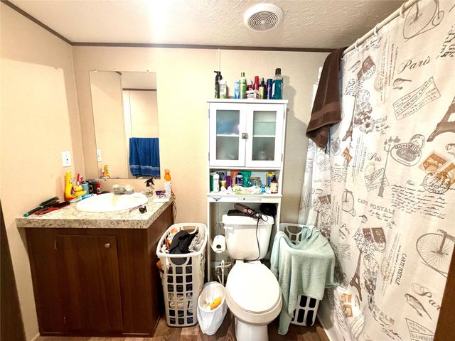 310 Beaks Avenue, Eagle Lake, TX 77434