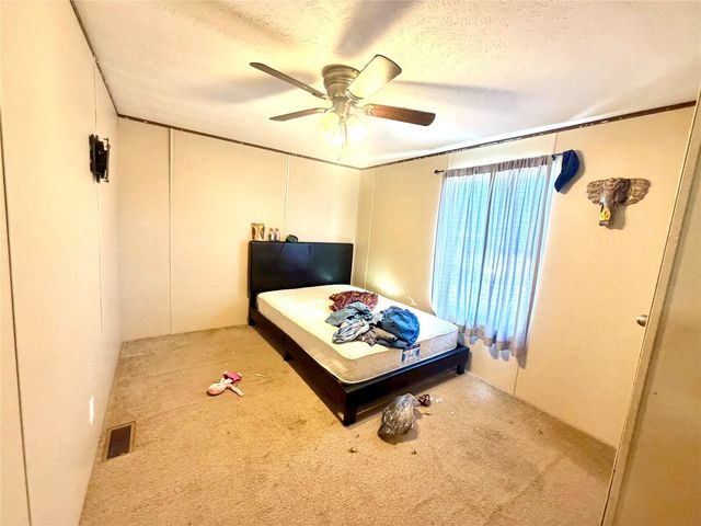 310 Beaks Avenue, Eagle Lake, TX 77434