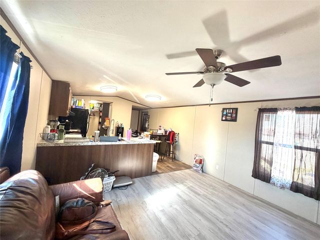 310 Beaks Avenue, Eagle Lake, TX 77434