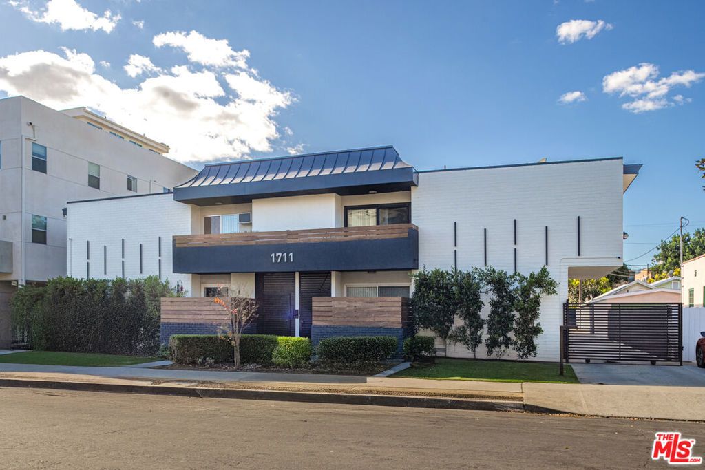 1711 Granville Avenue, Los Angeles, CA 90025