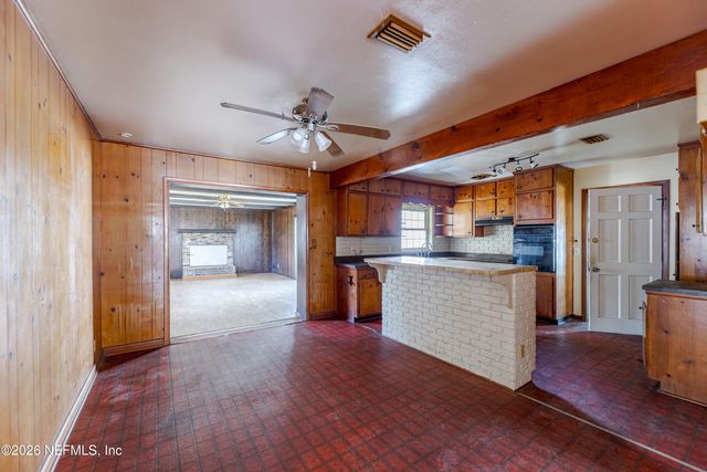 7452 GREENWAY Drive, Jacksonville, FL 32244