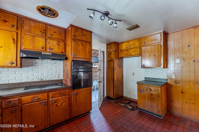 7452 GREENWAY Drive, Jacksonville, FL 32244