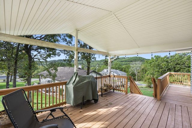 106 S Lakeshore Drive, Blue Eye, MO 65611