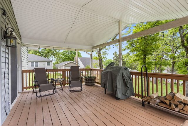 106 S Lakeshore Drive, Blue Eye, MO 65611