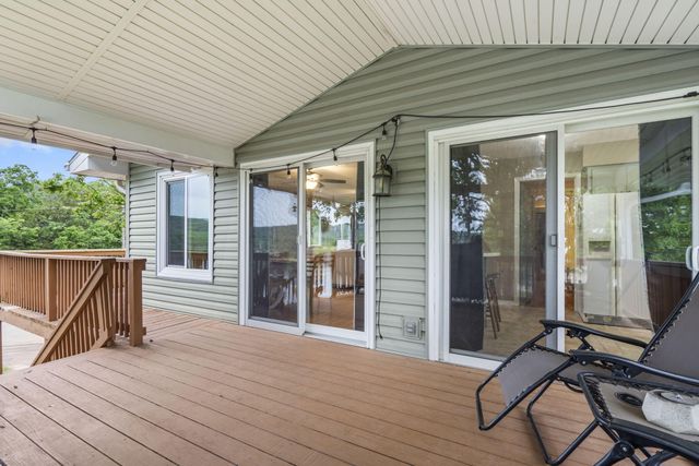 106 S Lakeshore Drive, Blue Eye, MO 65611