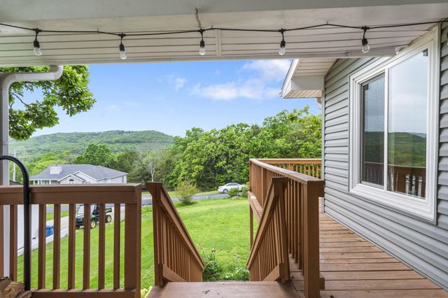 106 S Lakeshore Drive, Blue Eye, MO 65611