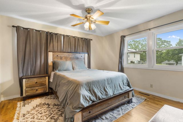 106 S Lakeshore Drive, Blue Eye, MO 65611