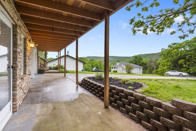 106 S Lakeshore Drive, Blue Eye, MO 65611