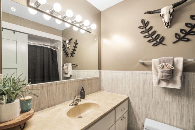 106 S Lakeshore Drive, Blue Eye, MO 65611