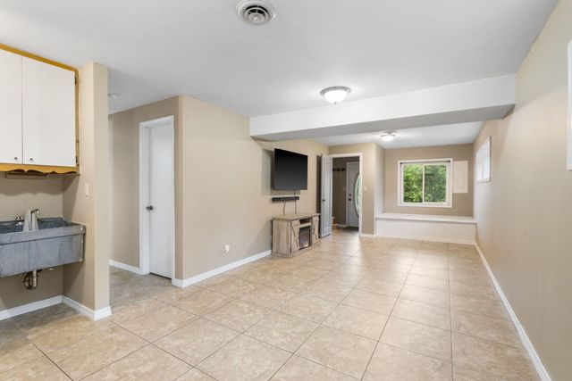 106 S Lakeshore Drive, Blue Eye, MO 65611