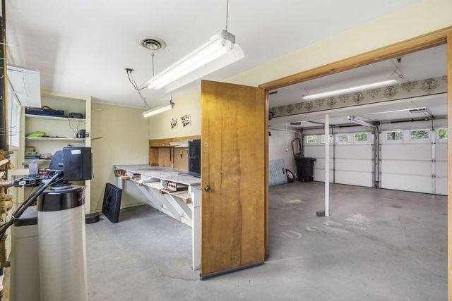 106 S Lakeshore Drive, Blue Eye, MO 65611