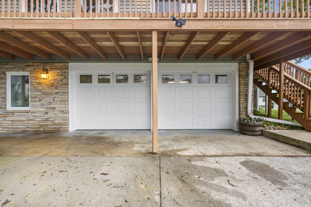 106 S Lakeshore Drive, Blue Eye, MO 65611