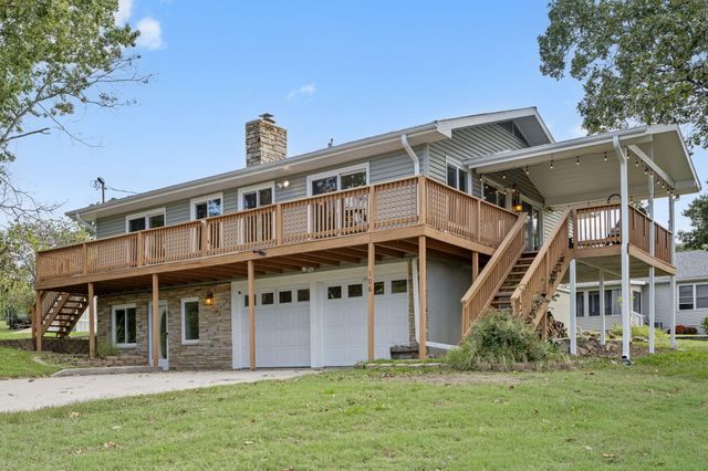 106 S Lakeshore Drive, Blue Eye, MO 65611