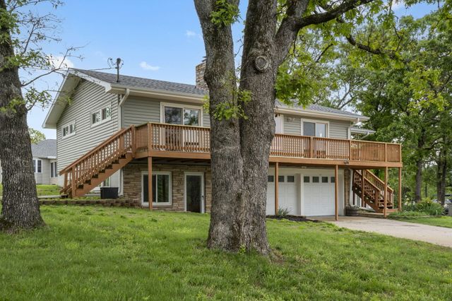 106 S Lakeshore Drive, Blue Eye, MO 65611