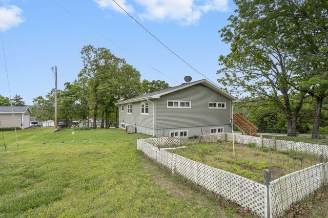 106 S Lakeshore Drive, Blue Eye, MO 65611