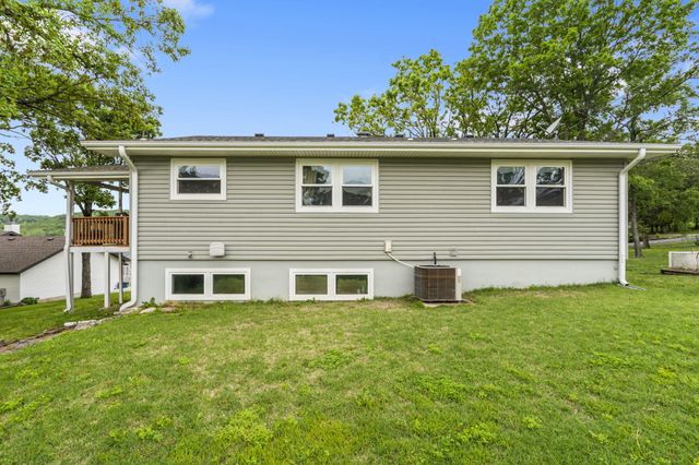 106 S Lakeshore Drive, Blue Eye, MO 65611