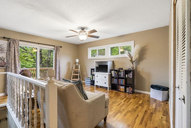 106 S Lakeshore Drive, Blue Eye, MO 65611