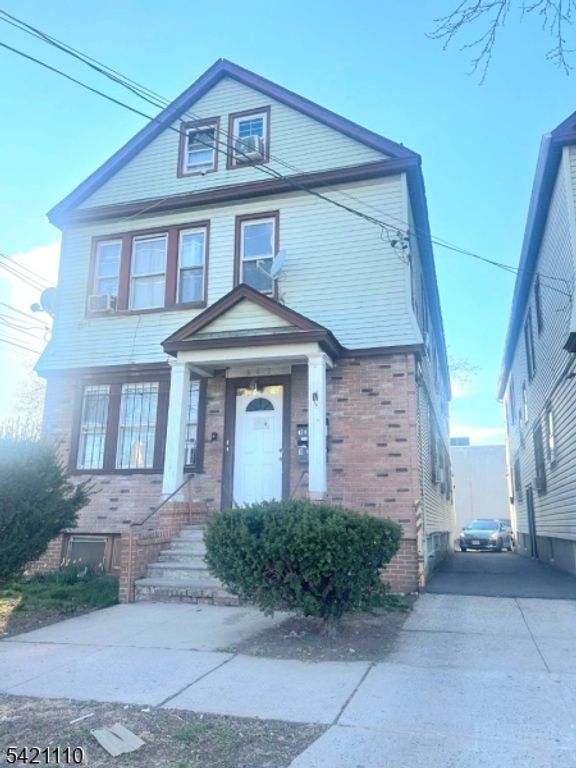 642 Pennsylvania Ave, Elizabeth City, NJ 07201