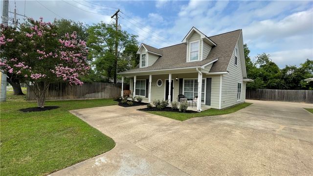 3689 Holick Lane, Bryan, TX 77801