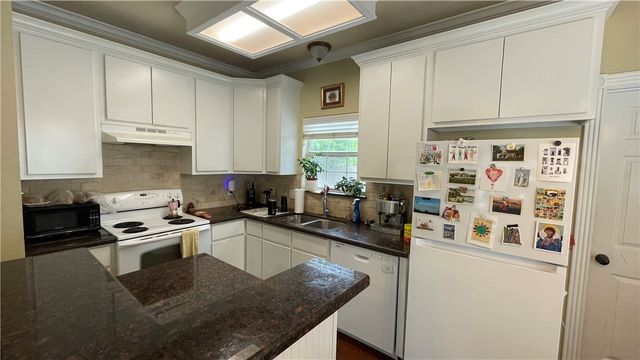 3689 Holick Lane, Bryan, TX 77801
