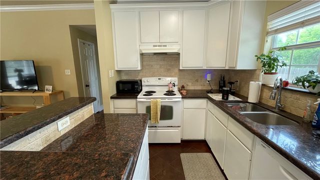 3689 Holick Lane, Bryan, TX 77801