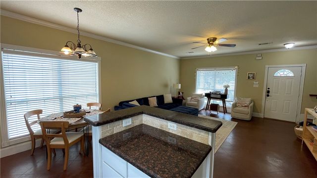 3689 Holick Lane, Bryan, TX 77801