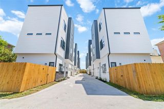 5905 Fairdale Lane B, Houston, TX 77057