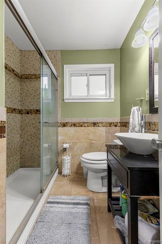 939 Stewart Avenue, Lincoln Park, MI 48146