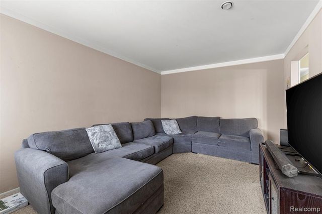 939 Stewart Avenue, Lincoln Park, MI 48146