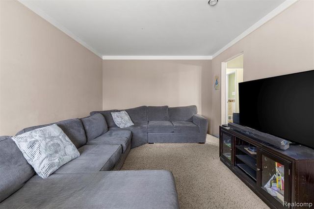 939 Stewart Avenue, Lincoln Park, MI 48146