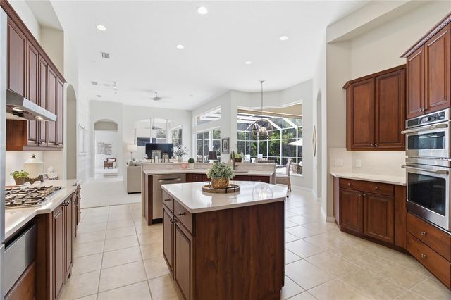 8309 GROSVENOR COURT, Bradenton, FL 34201