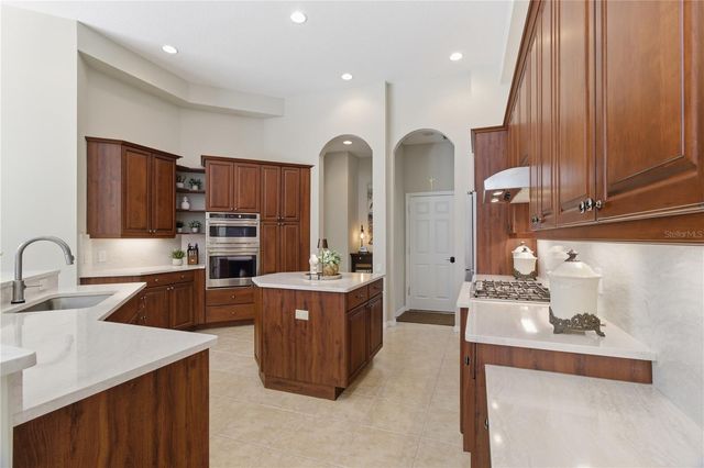 8309 GROSVENOR COURT, Bradenton, FL 34201