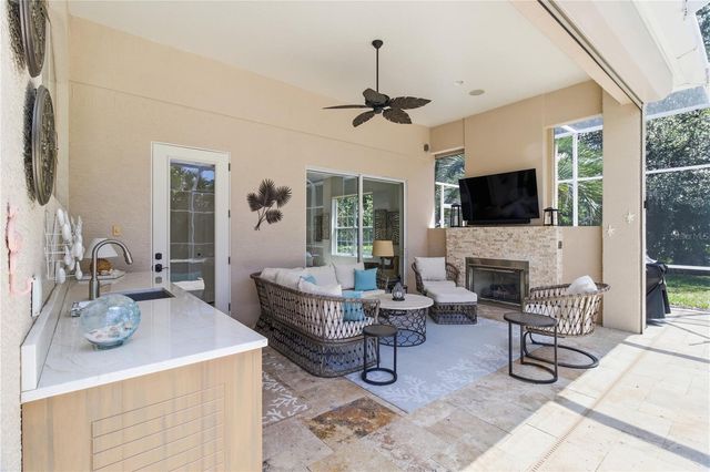 8309 GROSVENOR COURT, Bradenton, FL 34201