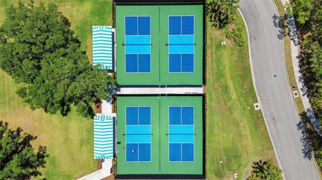 8309 GROSVENOR COURT, Bradenton, FL 34201