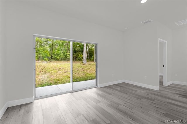 1377 W Alexander Drive, Citrus Springs, FL 34434