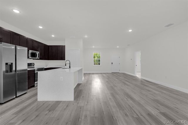 1377 W Alexander Drive, Citrus Springs, FL 34434