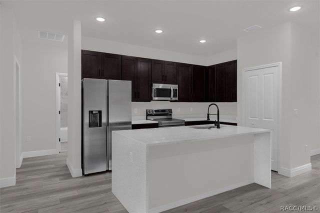 1377 W Alexander Drive, Citrus Springs, FL 34434