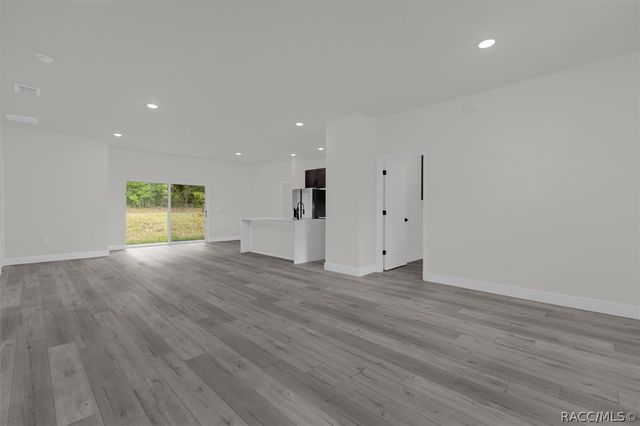 1377 W Alexander Drive, Citrus Springs, FL 34434