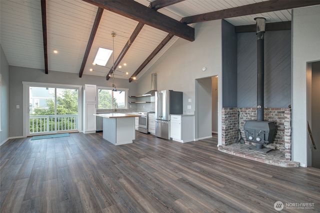 373 Sand Dune Avenue NW, Ocean Shores, WA 98569