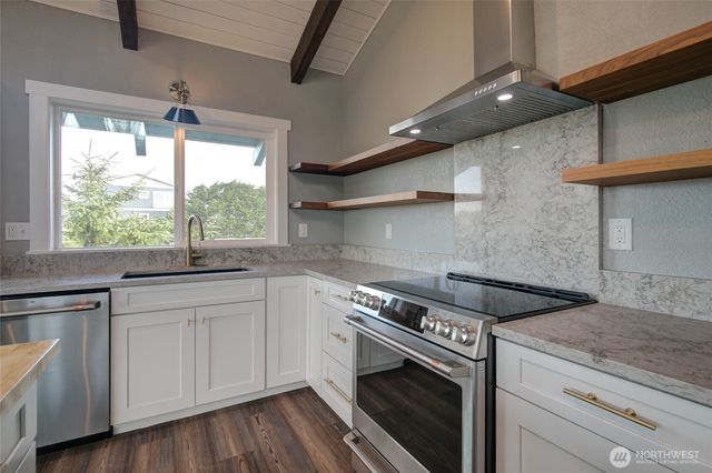 373 Sand Dune Avenue NW, Ocean Shores, WA 98569