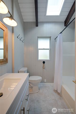 373 Sand Dune Avenue NW, Ocean Shores, WA 98569