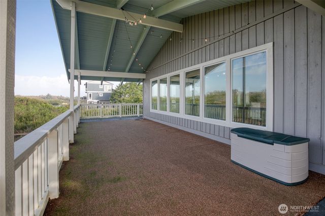 373 Sand Dune Avenue NW, Ocean Shores, WA 98569