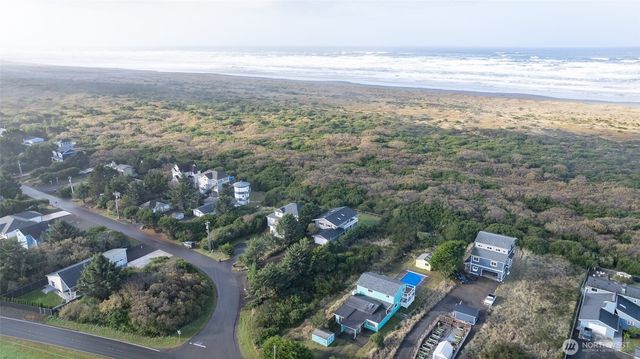 373 Sand Dune Avenue NW, Ocean Shores, WA 98569